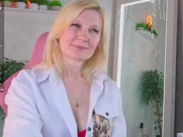 julie lucasss